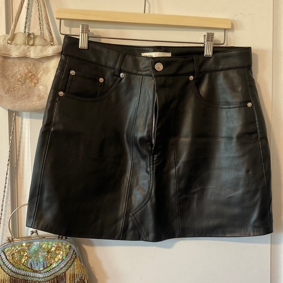 Zara Faux Leather Mini Skirt - Picture 1 of 2